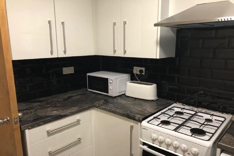 Nottingham NG7 4 bed flat to rent - £435 pcm (£100 pw)