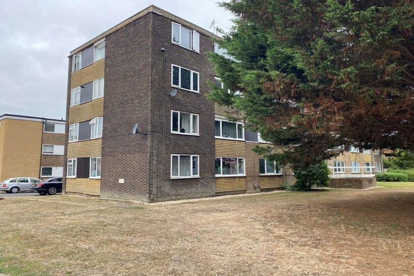 Winchester House, Aylesbury HP21 1 bed flat to rent - £845 pcm (£195 pw)