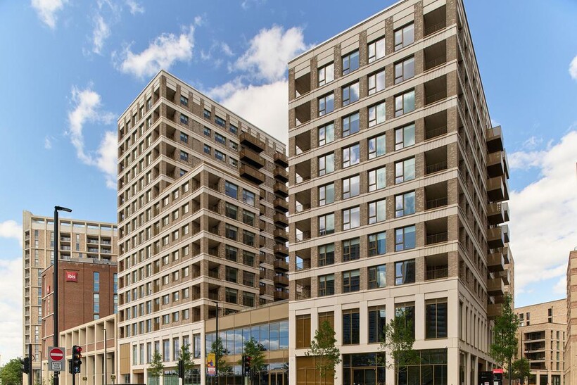 Fortunes Dock, Canning Town London E16 1 bed apartment to rent - £2,190 pcm (£505 pw)