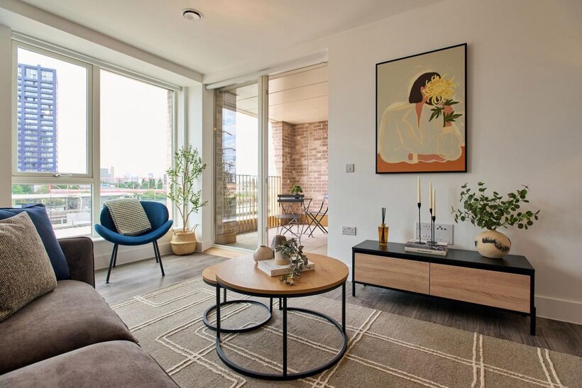 Fortunes Dock, Canning Town London E16 1 bed apartment to rent - £2,190 pcm (£505 pw)