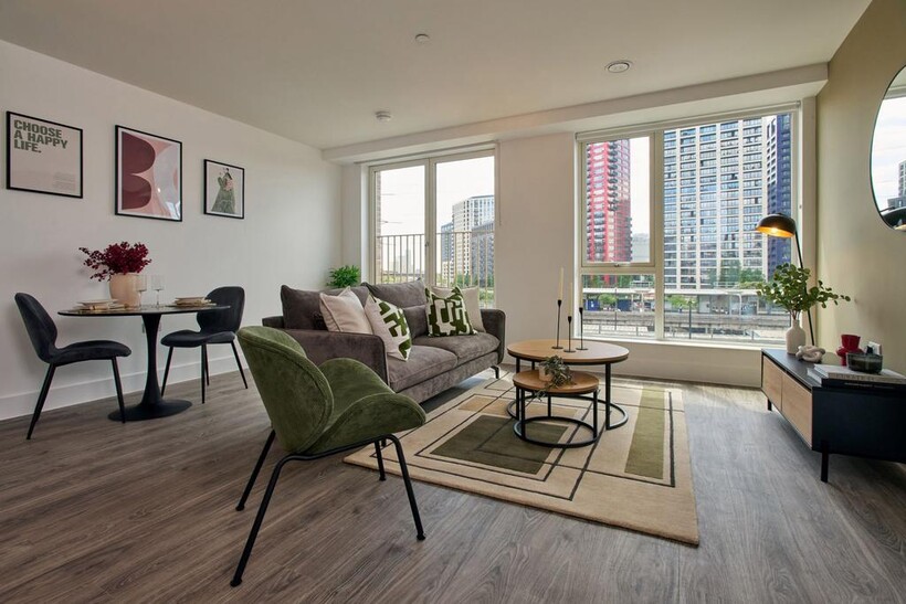 Fortunes Dock, Canning Town London E16 1 bed apartment to rent - £2,095 pcm (£483 pw)