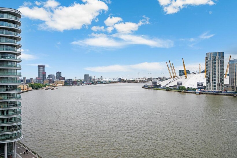 New Providence Wharf, 1 Fairmont... 2 bed apartment to rent - £2,947 pcm (£680 pw)