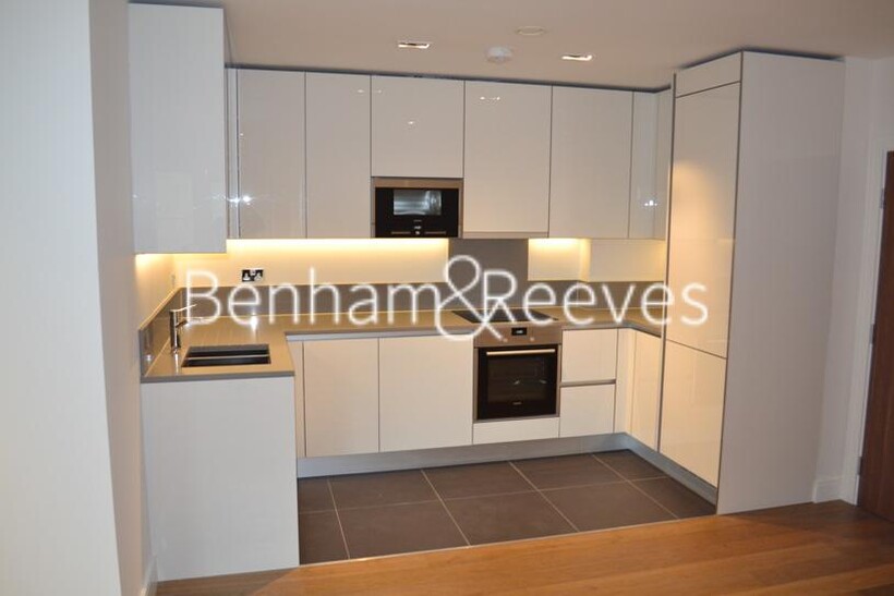 Longfield Avenue, Ealing W5 2 bed apartment to rent - £3,100 pcm (£715 pw)