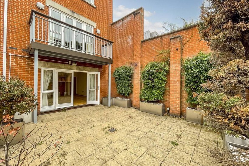 Wharf Terrace, Putney, London, SW15 4 bed house to rent - £8,502 pcm (£1,962 pw)