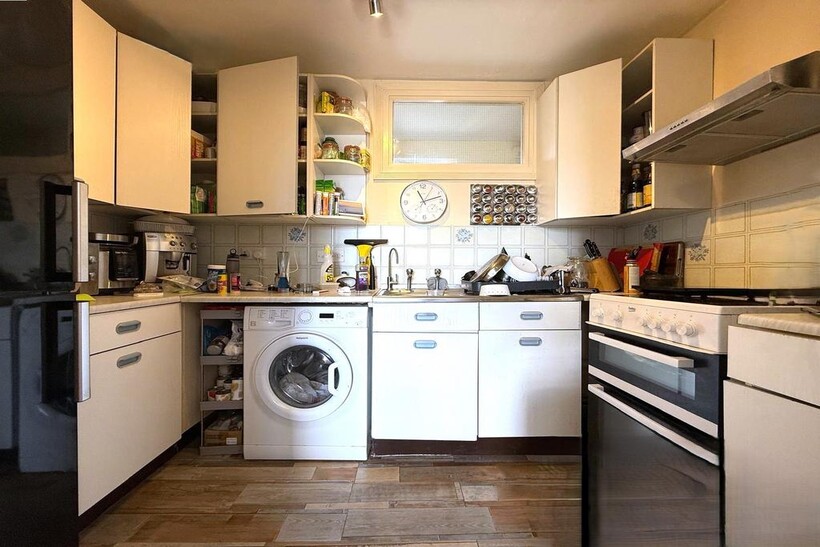 Caledonian Wharf, London E14 2 bed apartment to rent - £2,150 pcm (£496 pw)