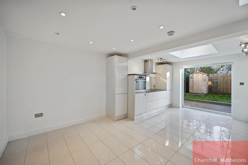 Glasgow Road, Plaistow E13 9HP 4 bed house to rent - £3,198 pcm (£738 pw)