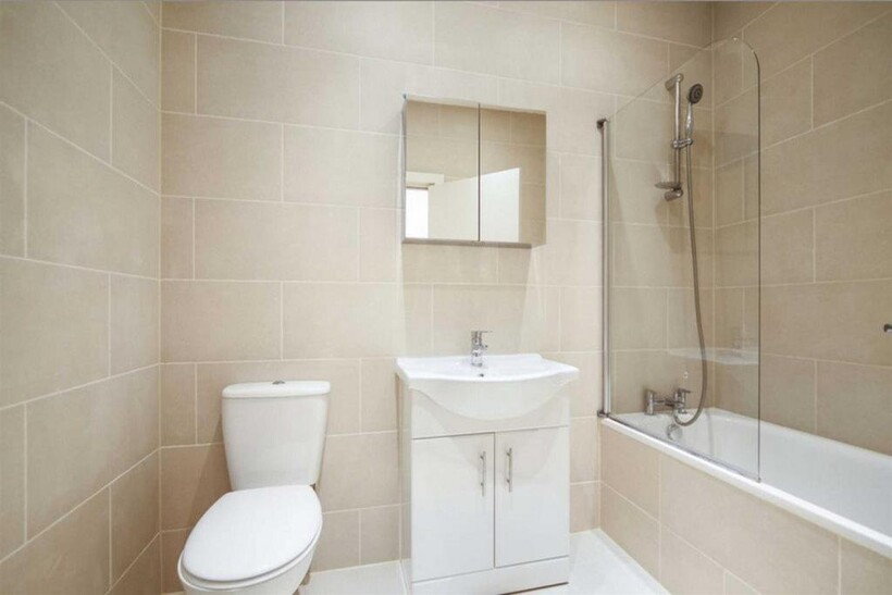 Warren Court, 293-295 Euston Road, NW1 2 bed apartment to rent - £3,423 pcm (£790 pw)