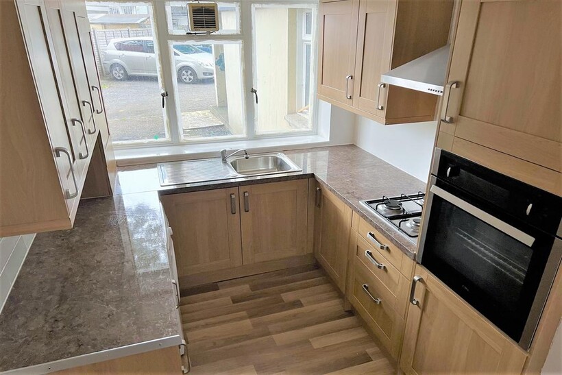 Barking Road, London E13 2 bed flat to rent - £1,795 pcm (£414 pw)