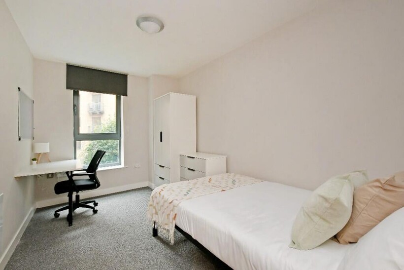 Broomgrove Road, Sheffield S10 3 bed property to rent - £442 pcm (£102 pw)
