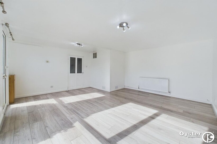 Arbour Court, Northampton, NN3 4 bed terraced house to rent - £1,375 pcm (£317 pw)