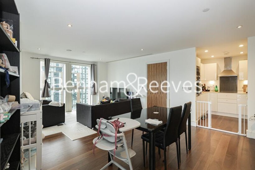 Talisman Tower, Lincoln Plaza E14 3 bed apartment to rent - £3,800 pcm (£877 pw)