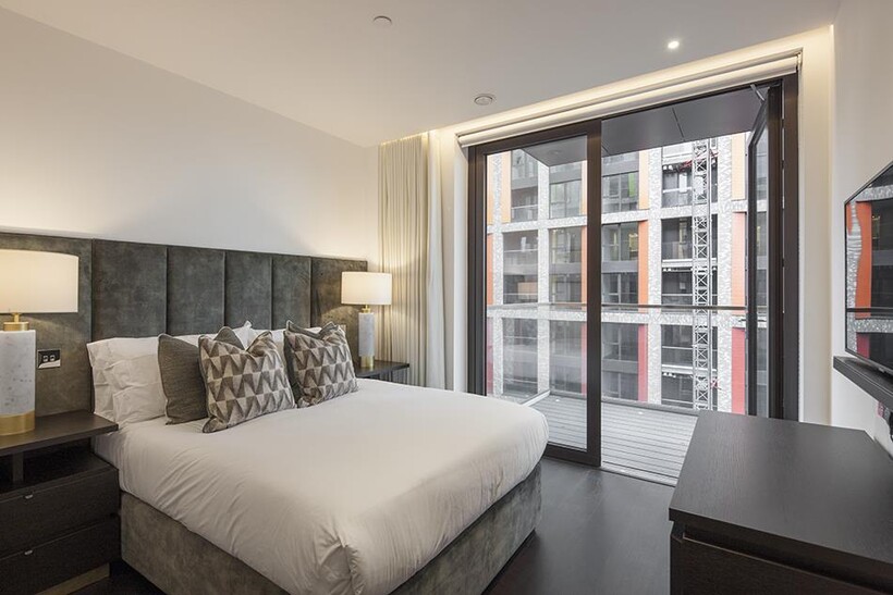 The Residence, 4 Charles Clowes Walk... 2 bed flat to rent - £5,092 pcm (£1,175 pw)