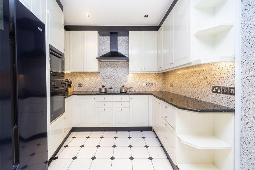 London NW8 5 bed flat to rent - £8,870 pcm (£2,047 pw)