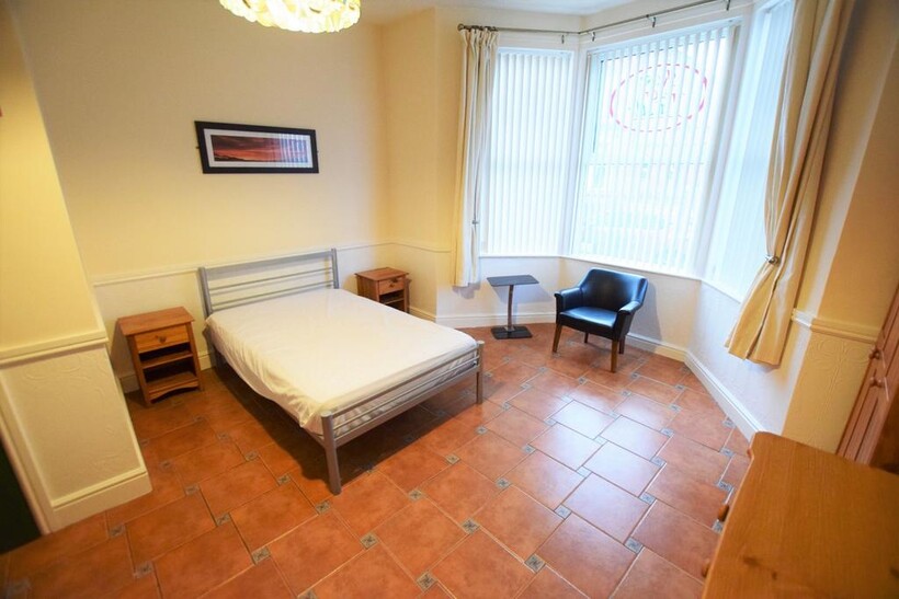 Room to Let,  Charnwood Street... 1 bed terraced house to rent - £430 pcm (£99 pw)