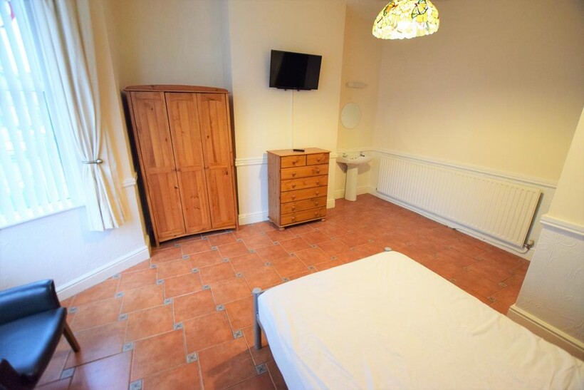 Room to Let,  Charnwood Street... 1 bed terraced house to rent - £430 pcm (£99 pw)