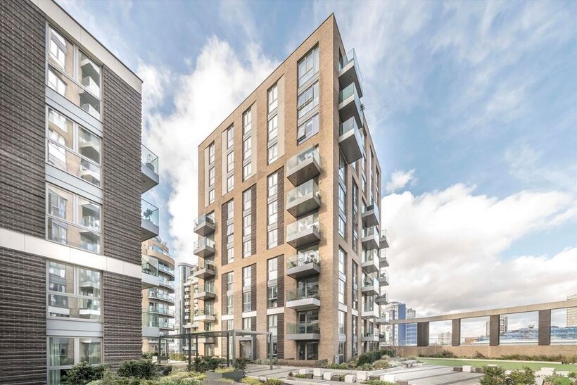 Bridges Court Road, London SW11 1 bed flat to rent - £2,448 pcm (£565 pw)