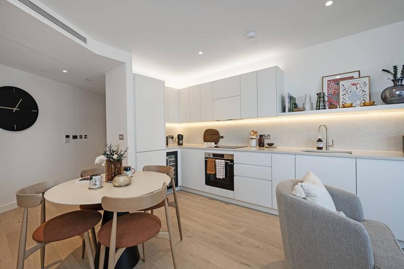 New Drum Street, Aldgate, London, E1 2 bed flat to rent - £3,675 pcm (£848 pw)
