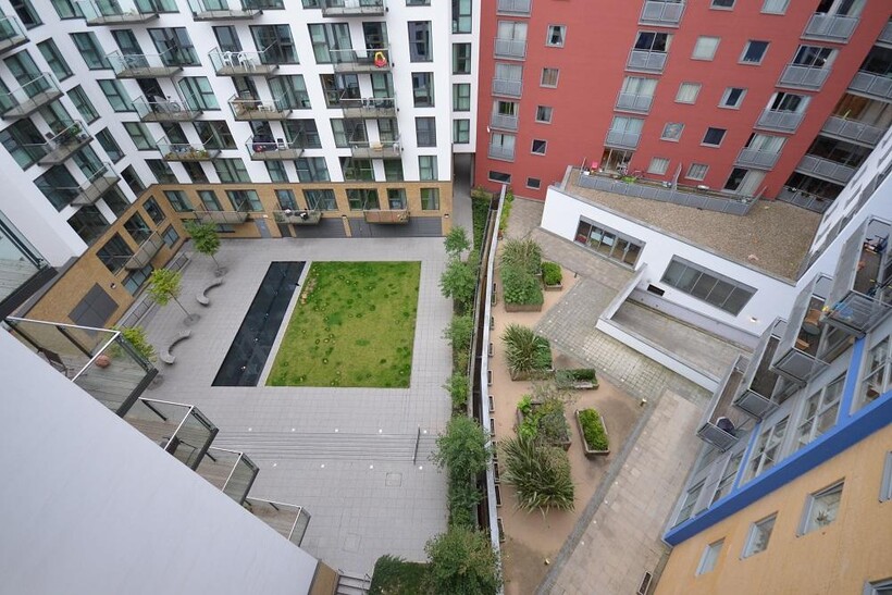 Deals Gateway, London SE13 1 bed flat to rent - £1,750 pcm (£404 pw)