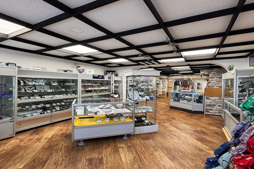 34 Main Street, Keswick, CA12 Retail property (high street) to rent - £2,083 pcm (£481 pw)