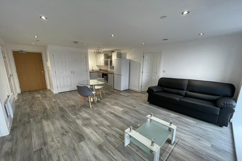Sherwood Street, Manchester M14 3 bed flat to rent - £150 pcm (£35 pw)