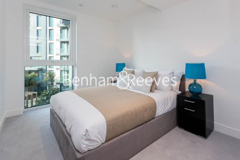 Sovereign Court, Hammersmith W6 2 bed apartment to rent - £3,600 pcm (£831 pw)