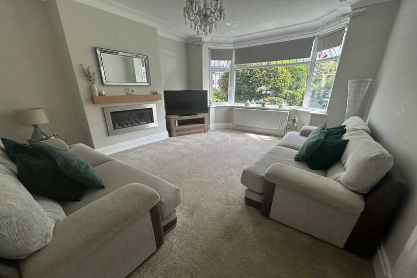 Dunbar Crescent, Southport PR8 4 bed semi-detached house to rent - £56,333 pcm (£13,000 pw)