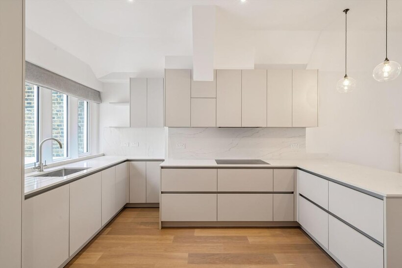 Sloane Street, London, SW1X 3 bed flat to rent - £16,250 pcm (£3,750 pw)