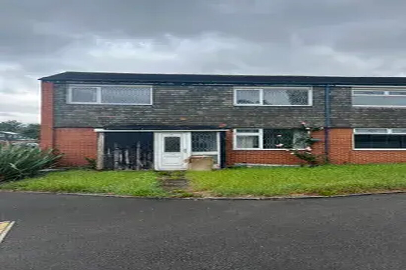 LS7 4 bed semi-detached house to rent - £1,800 pcm (£415 pw)