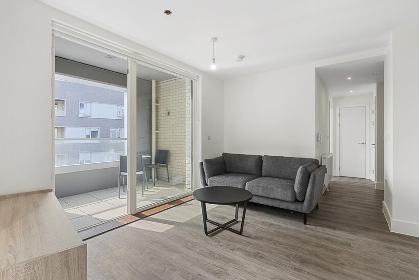 Fortunes Dock, Canning Town London E16 1 bed apartment to rent - £2,185 pcm (£504 pw)