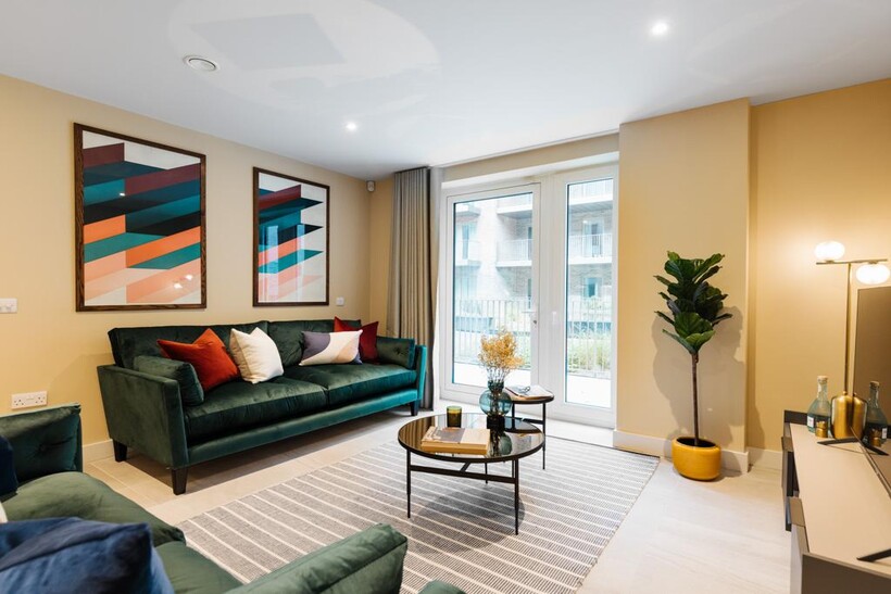 at The McEwan, Flat 26, 5, Drysdale... 3 bed flat to rent - £3,665 pcm (£846 pw)