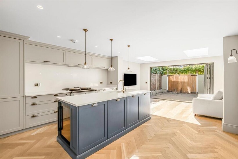 First Avenue, London 4 bed terraced house to rent - £6,250 pcm (£1,442 pw)