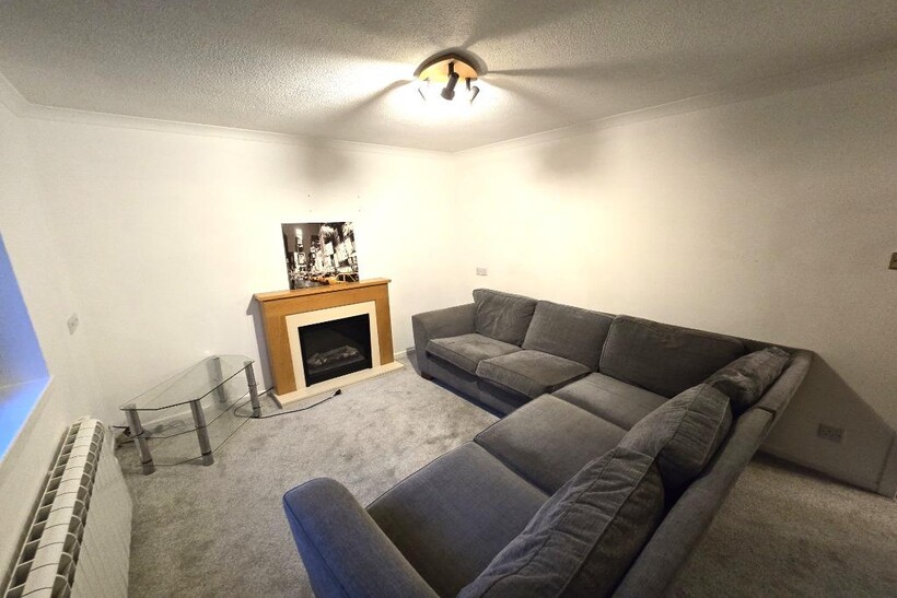 Mill Court, Woodside, Aberdeen, AB24 1 bed flat to rent - £535 pcm (£123 pw)