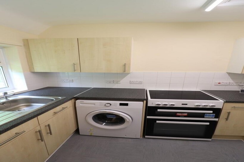 Gaviots Close, Gerrards Cross SL9 2 bed maisonette to rent - £1,140 pcm (£263 pw)