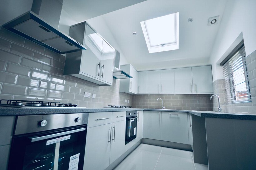 at Liverpool, 21, Birstall Road L6 3 bed terraced house to rent - £477 pcm (£110 pw)