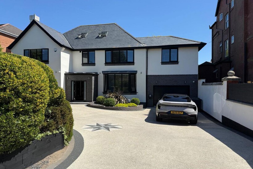 Lulworth Road, Southport PR8 5 bed detached house to rent - £216,667 pcm (£50,000 pw)