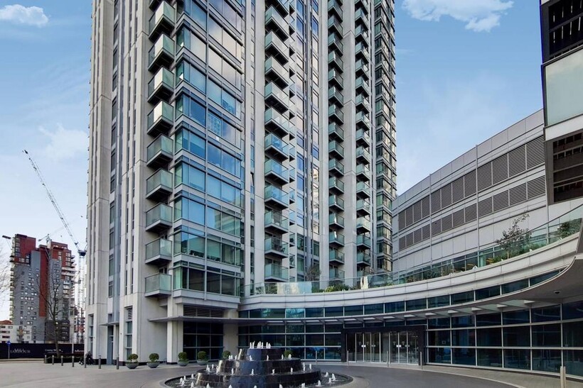 Pan Peninsula, Canary Wharf, London, E14 2 bed flat to rent - £3,679 pcm (£849 pw)