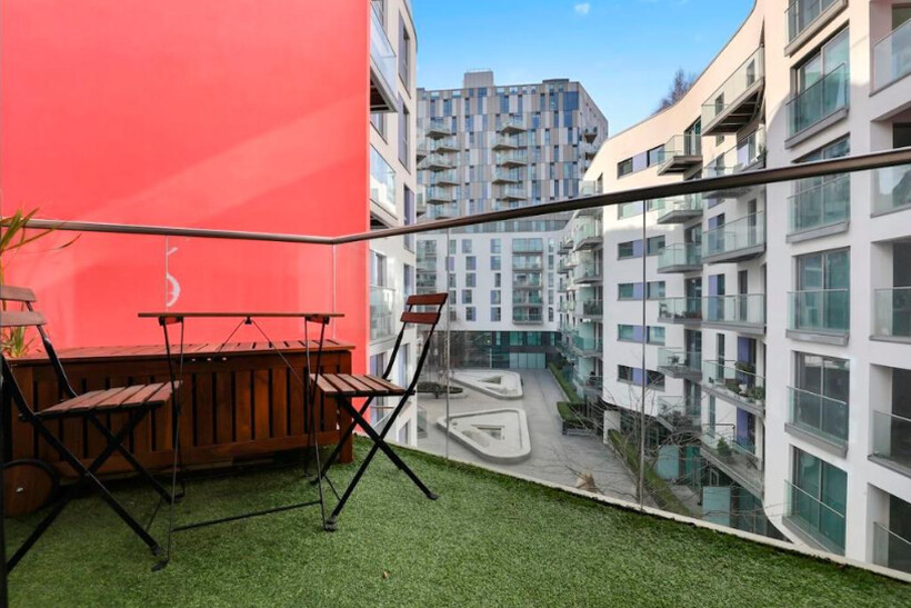 Saffron Central Square, Croydon, CR0 1 bed apartment to rent - £1,475 pcm (£340 pw)