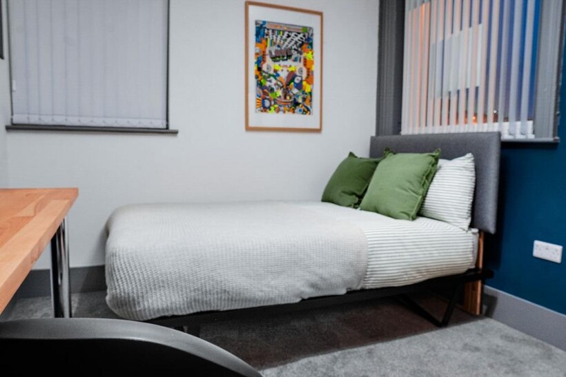 Borough Hotel, Great Crosshall... 3 bed detached house to rent - £1,690 pcm (£390 pw)