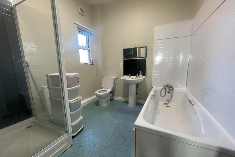 Canning Street, Newcastle upon Tyne NE4 6 bed flat to rent - £365 pcm (£84 pw)