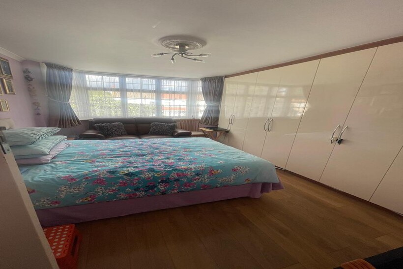 Beaconsfield Road, Southall UB1 1 bed flat to rent - £1,425 pcm (£329 pw)