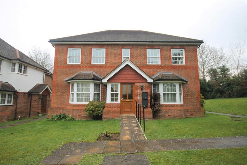 Woodville Court, Woodvill Road 1 bed apartment to rent - £1,275 pcm (£294 pw)