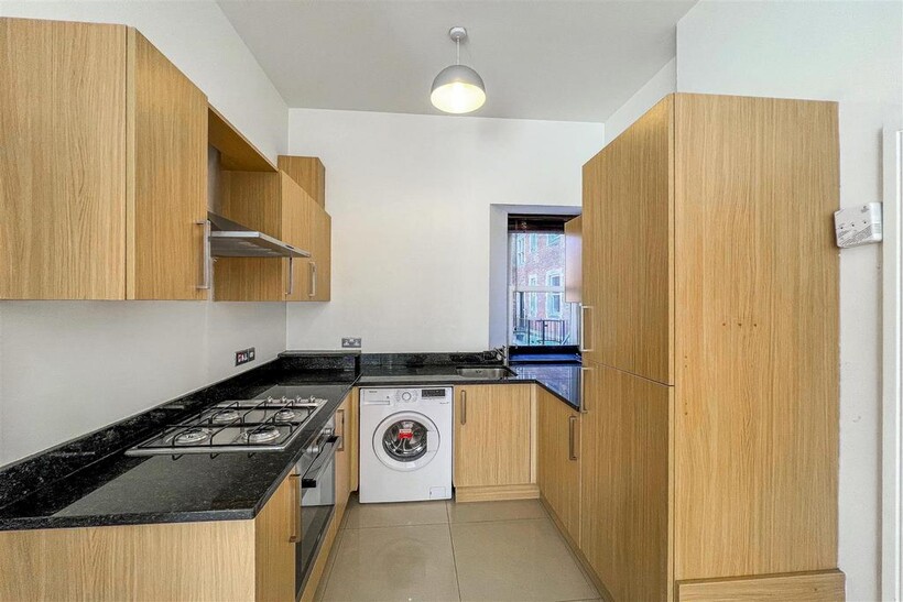 The Mansion, Whitley... 2 bed apartment to rent - £1,495 pcm (£345 pw)