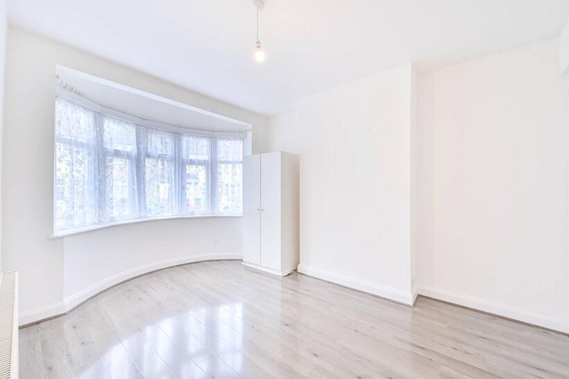 Sanderstead Road, Leyton, London, E10 3 bed house to rent - £2,995 pcm (£691 pw)