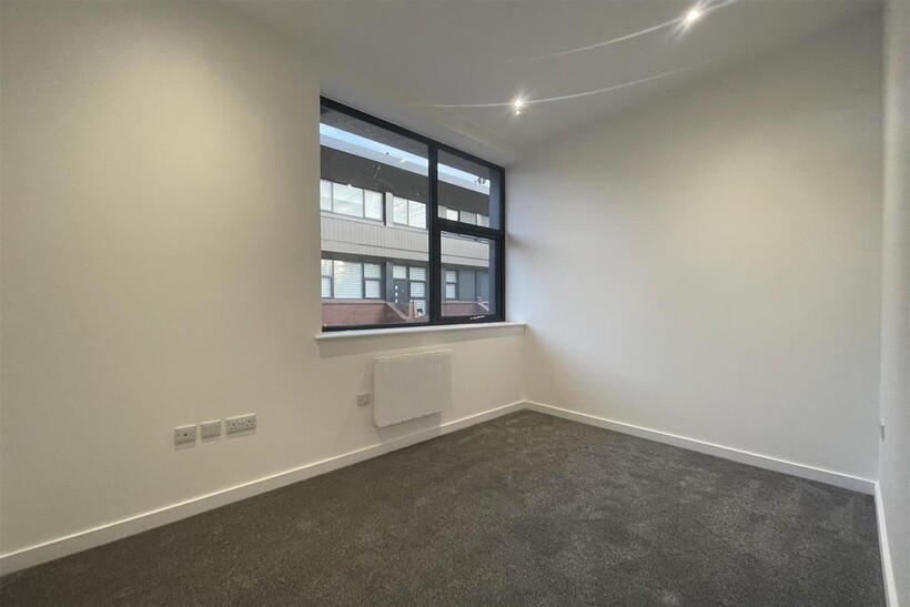 Springfield House, Ashwood Way RG23 1 bed apartment to rent - £1,070 pcm (£247 pw)