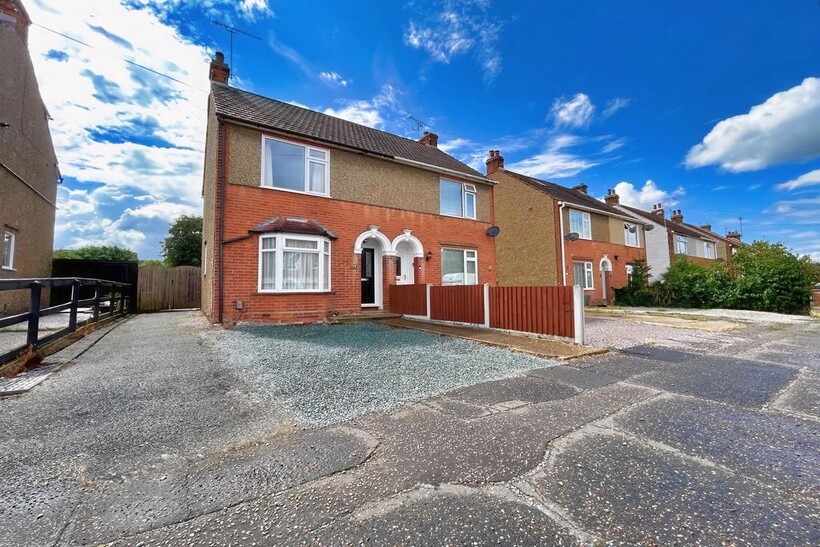 Cavendish Avenue, Colchester CO2 3 bed semi-detached house to rent - £1,295 pcm (£299 pw)
