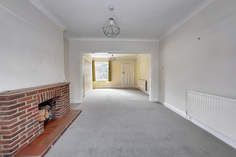 Cavendish Avenue, Colchester CO2 3 bed semi-detached house to rent - £1,295 pcm (£299 pw)