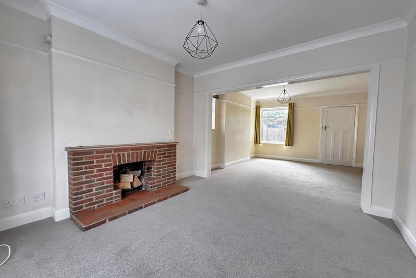 Cavendish Avenue, Colchester CO2 3 bed semi-detached house to rent - £1,295 pcm (£299 pw)