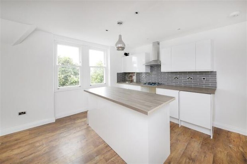Church Road, London, SE19 2 bed flat to rent - £1,695 pcm (£391 pw)