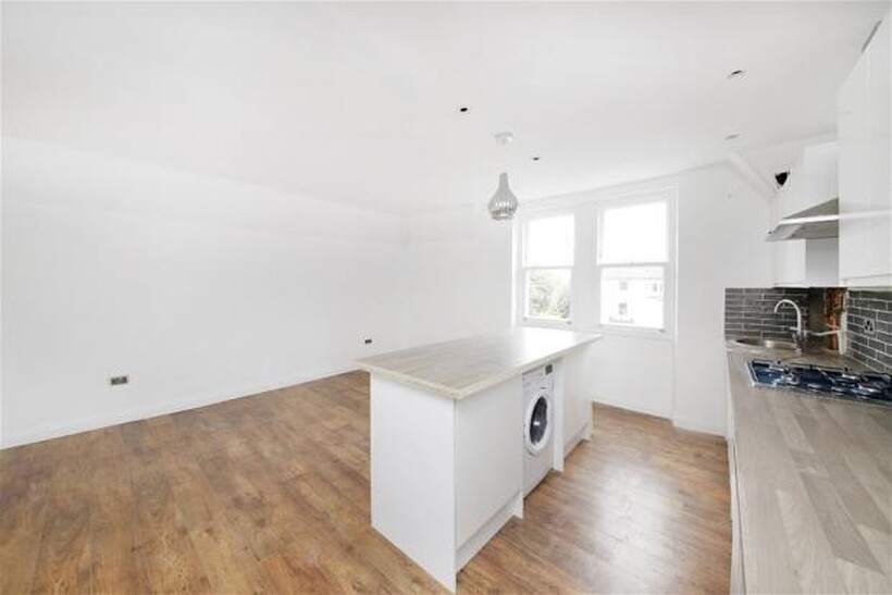 Church Road, London, SE19 2 bed flat to rent - £1,695 pcm (£391 pw)