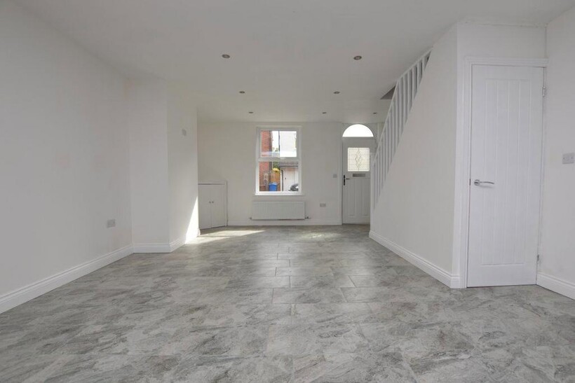 Wigan Road, Wigan, Lancashire 2 bed terraced house to rent - £795 pcm (£183 pw)